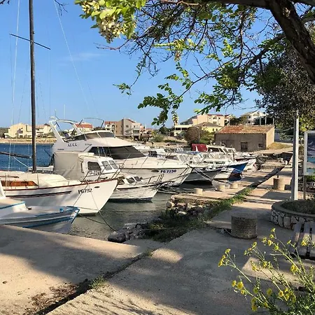 Rina Deluxe Appartement *