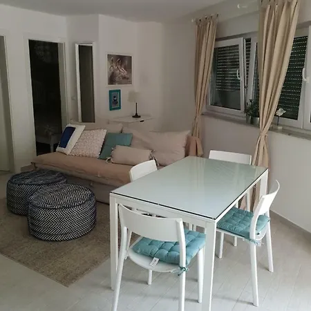 Rina Deluxe Apartment *