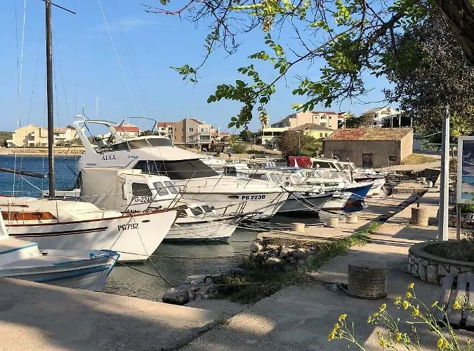 Rina Deluxe 아파트 *